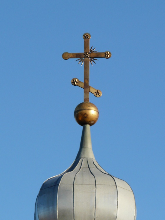 Церковь Георгия Победоносца, Матвеево (Спировский район, Тверская область). архитектурные детали, Купол Георгиевской церкви с расстрелянным в 30е гг. крестом.