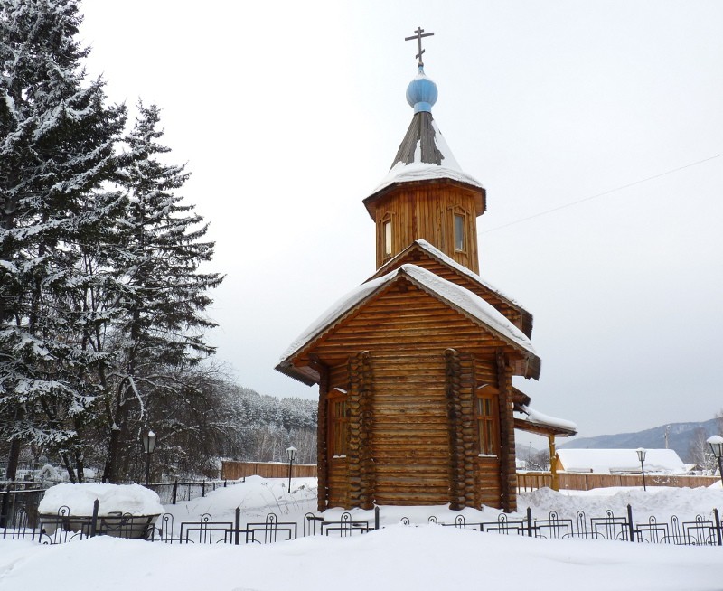 Церковь Иннокентия, епископа Иркутского, Овсянка (Дивногорск, город, Красноярский край). общий вид в ландшафте