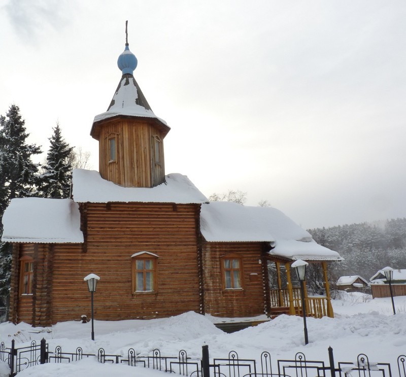 Овсянка. Церковь Иннокентия, епископа Иркутского. общий вид в ландшафте