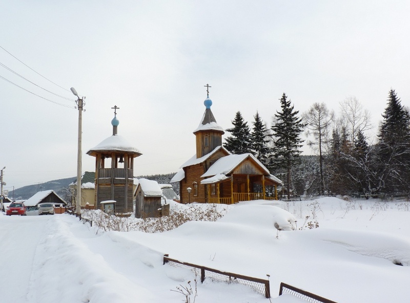 Церковь Иннокентия, епископа Иркутского, Овсянка (Дивногорск, город, Красноярский край). общий вид в ландшафте