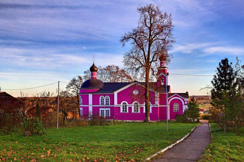 Крестовоздвиженский храм фиолетового