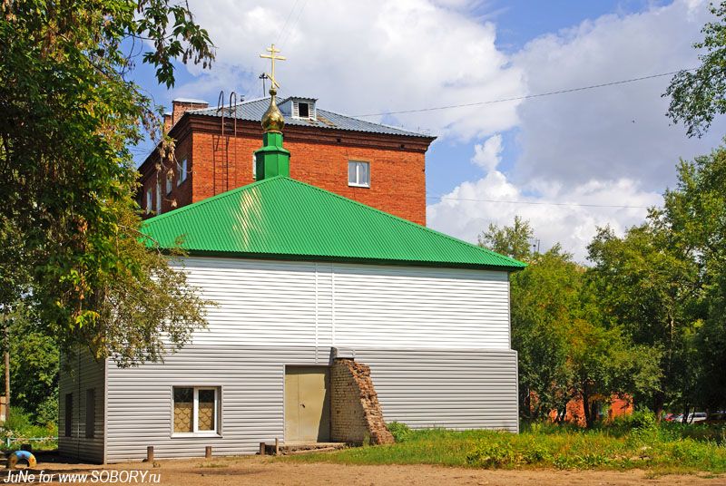 Омск. Церковь Сошествия Святого Духа. фасады, Под замену первого фото. Видимо, сайдинг - окончательный вариант отделки.:(