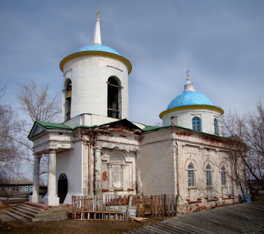 Церковь Космы и Дамиана, Кокрять (Старомайнский район, Ульяновская область). фасады, Вид с юго-запада, с крыши хозяйственной постройки.