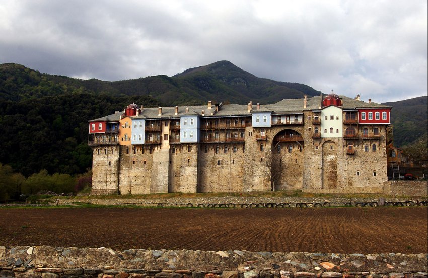 Иверский монастырь на горе Афон, Афон (Ἀθως) (Айон-Орос (Άγιον Όρος), Греция). дополнительная информация, Вид от пристани