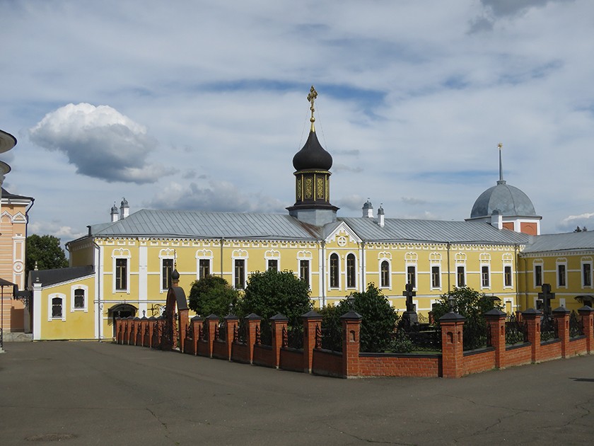 Новый Быт. Вознесенская Давидова Пустынь. Церковь Всех Святых в трапезном корпусе. фасады