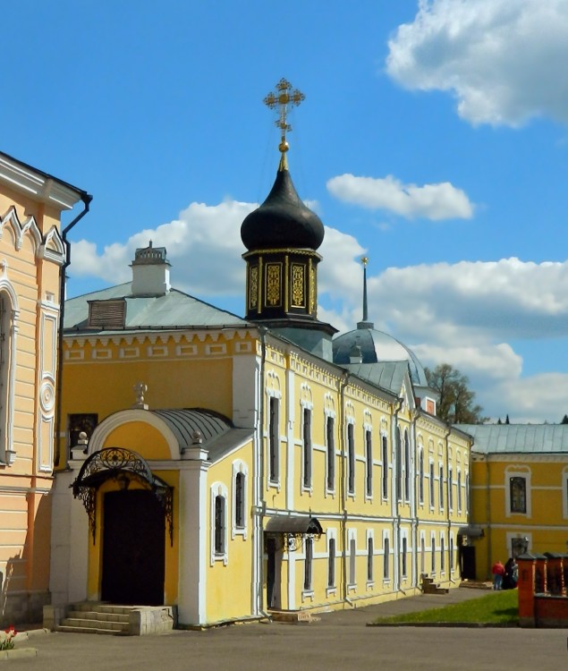 Вознесенская Давидова Пустынь. Церковь Всех Святых в трапезном корпусе, Новый Быт (Чеховский городской округ, Московская область). фасады
