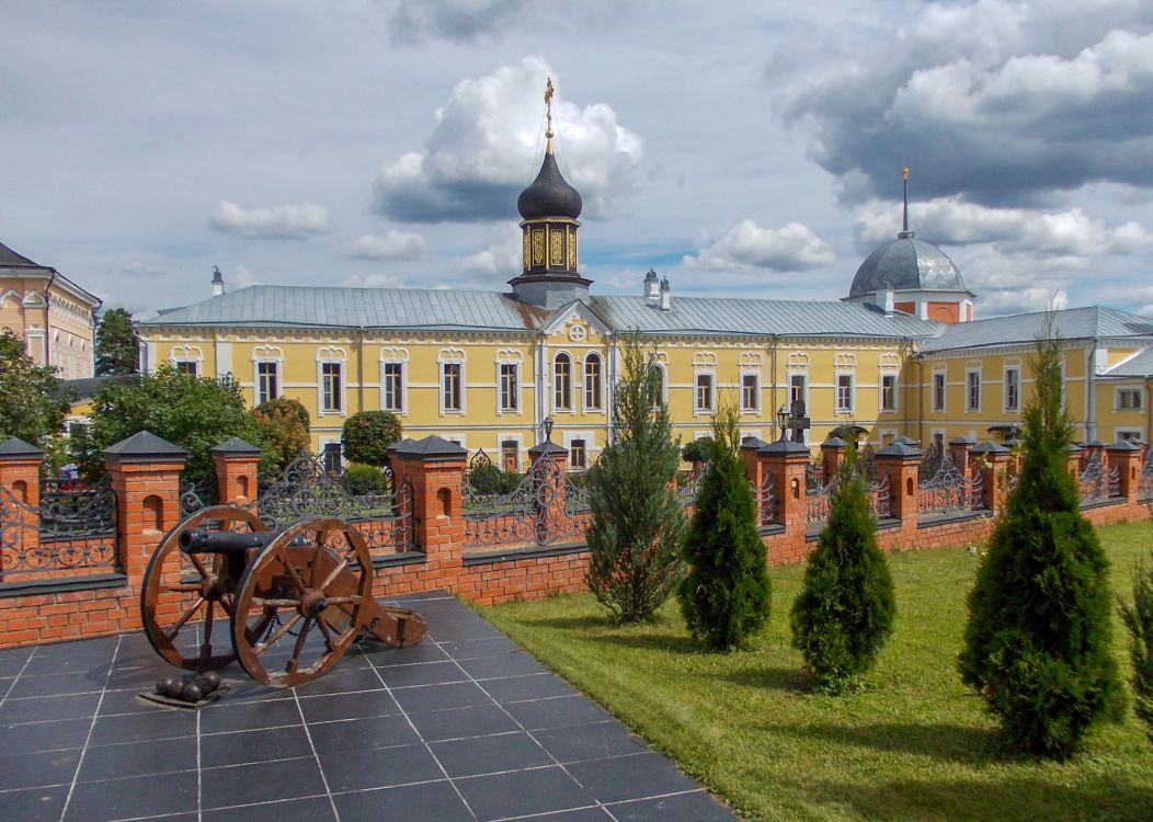 Вознесенская Давидова Пустынь. Церковь Всех Святых в трапезном корпусе, Новый Быт (Чеховский городской округ, Московская область). фасады