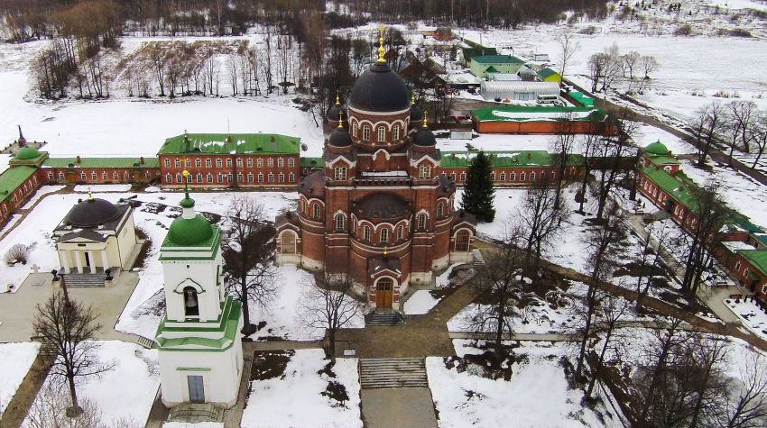 Спасо-Бородинский монастырь. Собор Владимирской иконы Божией Матери, Семёновское (Бородинского с/о) (Можайский городской округ, Московская область). общий вид в ландшафте