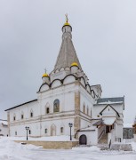 Серпухов. Введенский Владычный монастырь. Церковь Георгия Победоносца  в трапезном корпусе