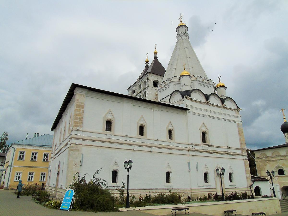 фасады. Введенский Владычный монастырь. Церковь Георгия Победоносца  в трапезном корпусе, Серпухов (Серпуховский городской округ и гг. Протвино, Пущино, Московская область)