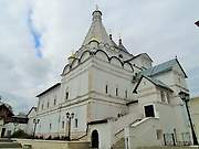 Серпухов. Введенский Владычный монастырь. Церковь Георгия Победоносца  в трапезном корпусе