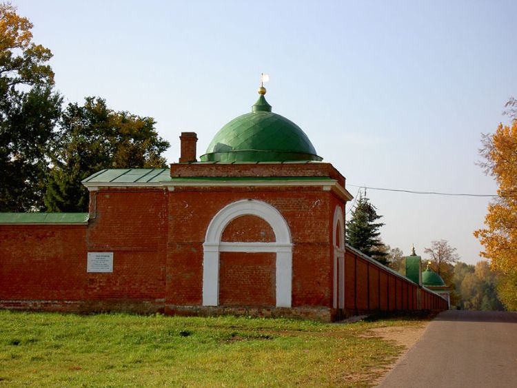 Церковь Спасо-Бородинский монастырь. Церковь Филарета Милостивого в старом трапезном корпусе, Семёновское (Бородинского с/о) (Можайский городской округ, Московская область). фасады