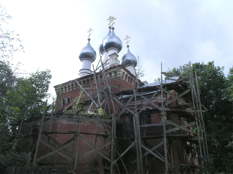 Церковь Троицы Живоначальной, Мелётово (Псковский район, Псковская область). фасады