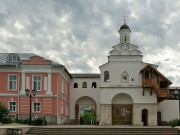 Серпухов. Введенский Владычный монастырь. Церковь Феодота Анкирского  над Святыми вратами