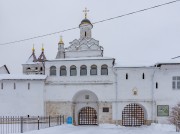 Введенский Владычный монастырь. Церковь Феодота Анкирского  над Святыми вратами, Вид с запада<br>, Серпухов, Серпуховский городской округ и гг. Протвино, Пущино, Московская область