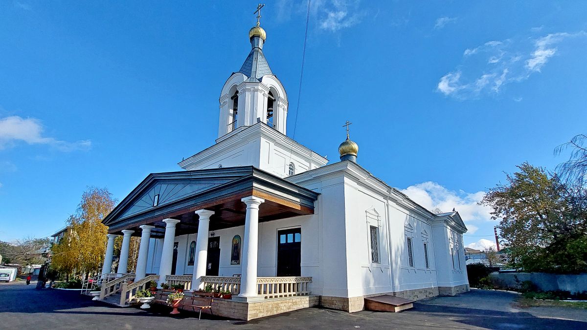 Оренбург. Церковь Покрова Пресвятой Богородицы. фасады