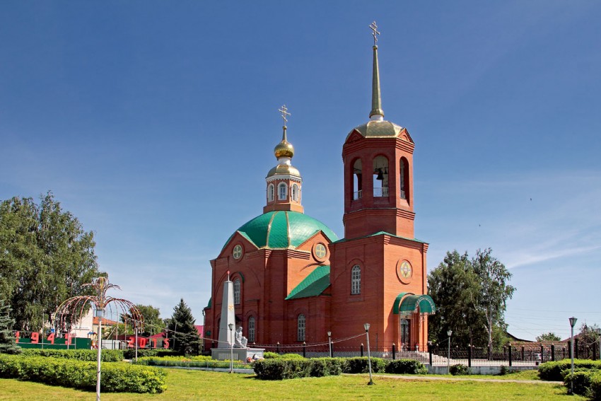 Ельники. Церковь Михаила Архангела. общий вид в ландшафте