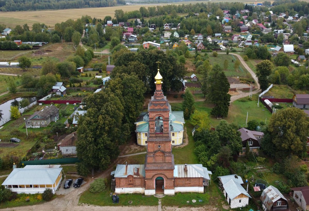 Параклит-Тарбеева пустынь. Колокольня, Смена (Сергиево-Посадский городской округ, Московская область). общий вид в ландшафте