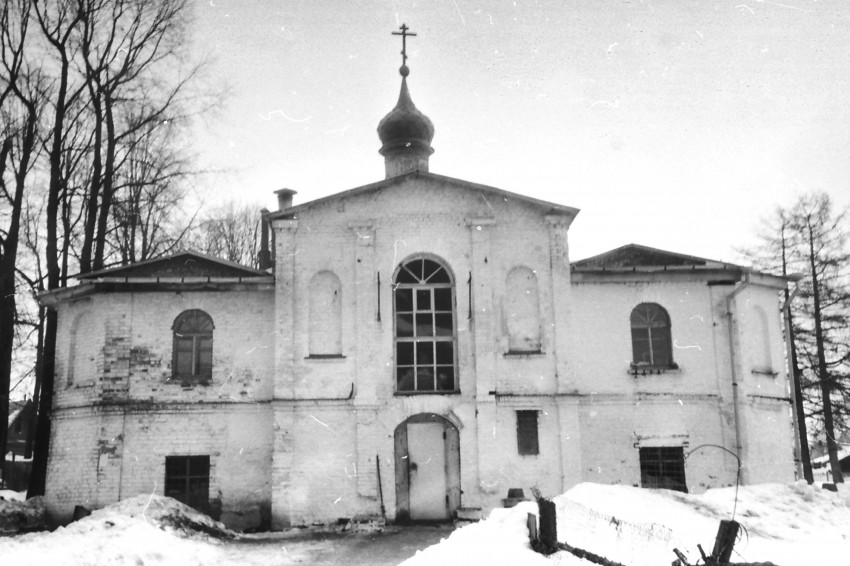 Параклит-Тарбеева пустынь. Церковь Параклита, Смена (Сергиево-Посадский городской округ, Московская область). фасады