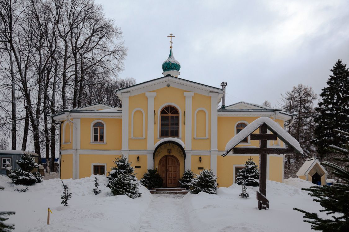 Параклит-Тарбеева пустынь. Церковь Параклита, Смена (Сергиево-Посадский городской округ, Московская область). фасады