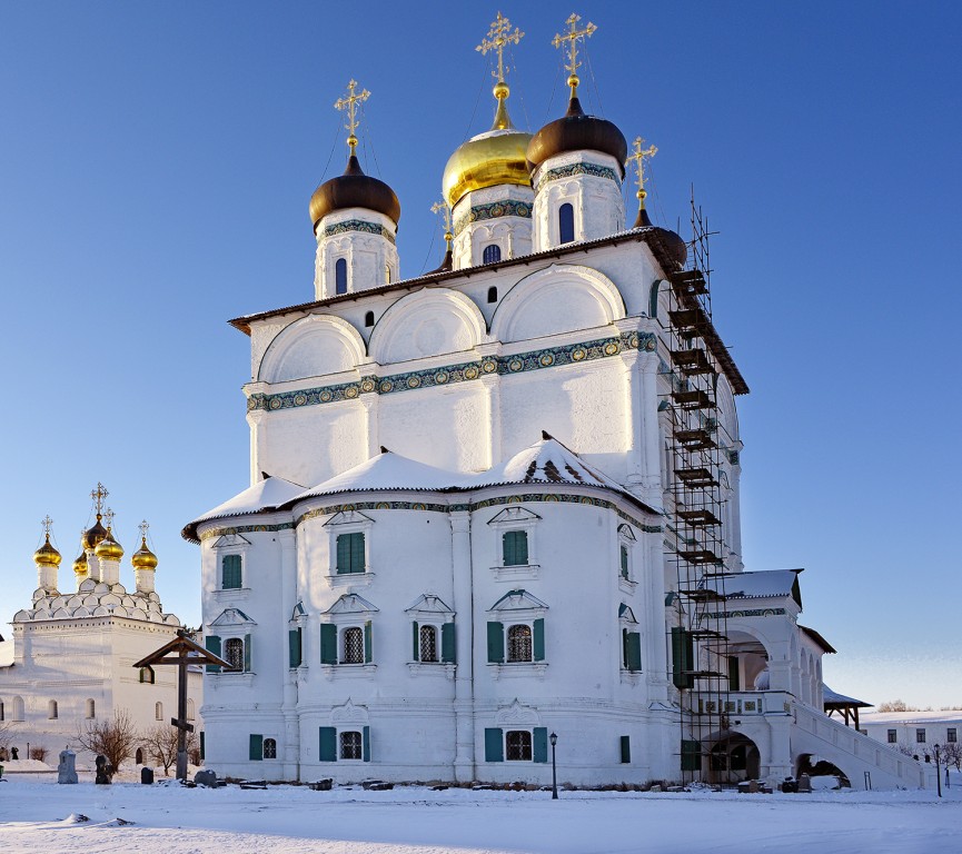 Теряево. Успенский Иосифо-Волоцкий монастырь. Собор Успения Пресвятой Богородицы. фасады