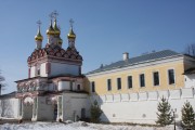 Теряево. Успенский Иосифо-Волоцкий монастырь. Церковь Петра и Павла над Святыми вратами