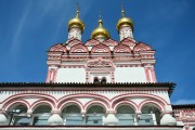 Теряево. Успенский Иосифо-Волоцкий монастырь. Церковь Петра и Павла над Святыми вратами