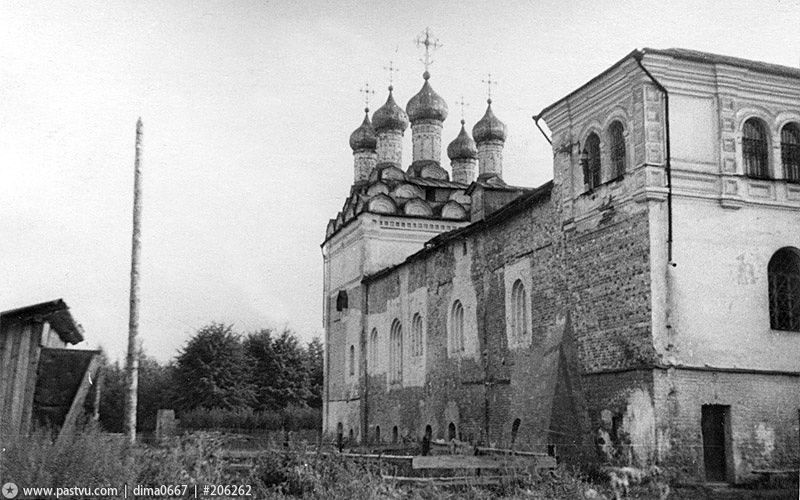 Теряево. Успенский Иосифо-Волоцкий монастырь. Церковь Богоявления Господня в трапезном корпусе. архивная фотография, Фото с сайта pastvu.ru Фото 1970-х годов.