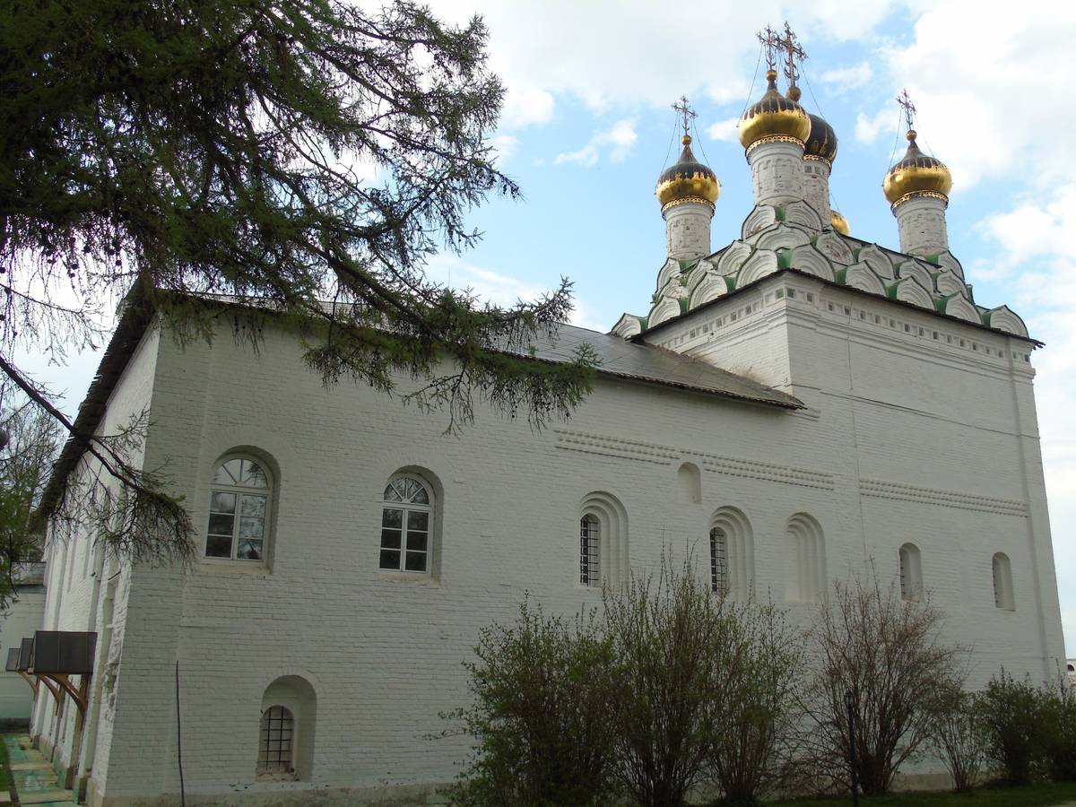 фасады. Успенский Иосифо-Волоцкий монастырь. Церковь Богоявления Господня в трапезном корпусе, Теряево (Волоколамский городской округ, Московская область)