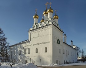 Теряево. Успенский Иосифо-Волоцкий монастырь. Церковь Богоявления Господня в трапезном корпусе