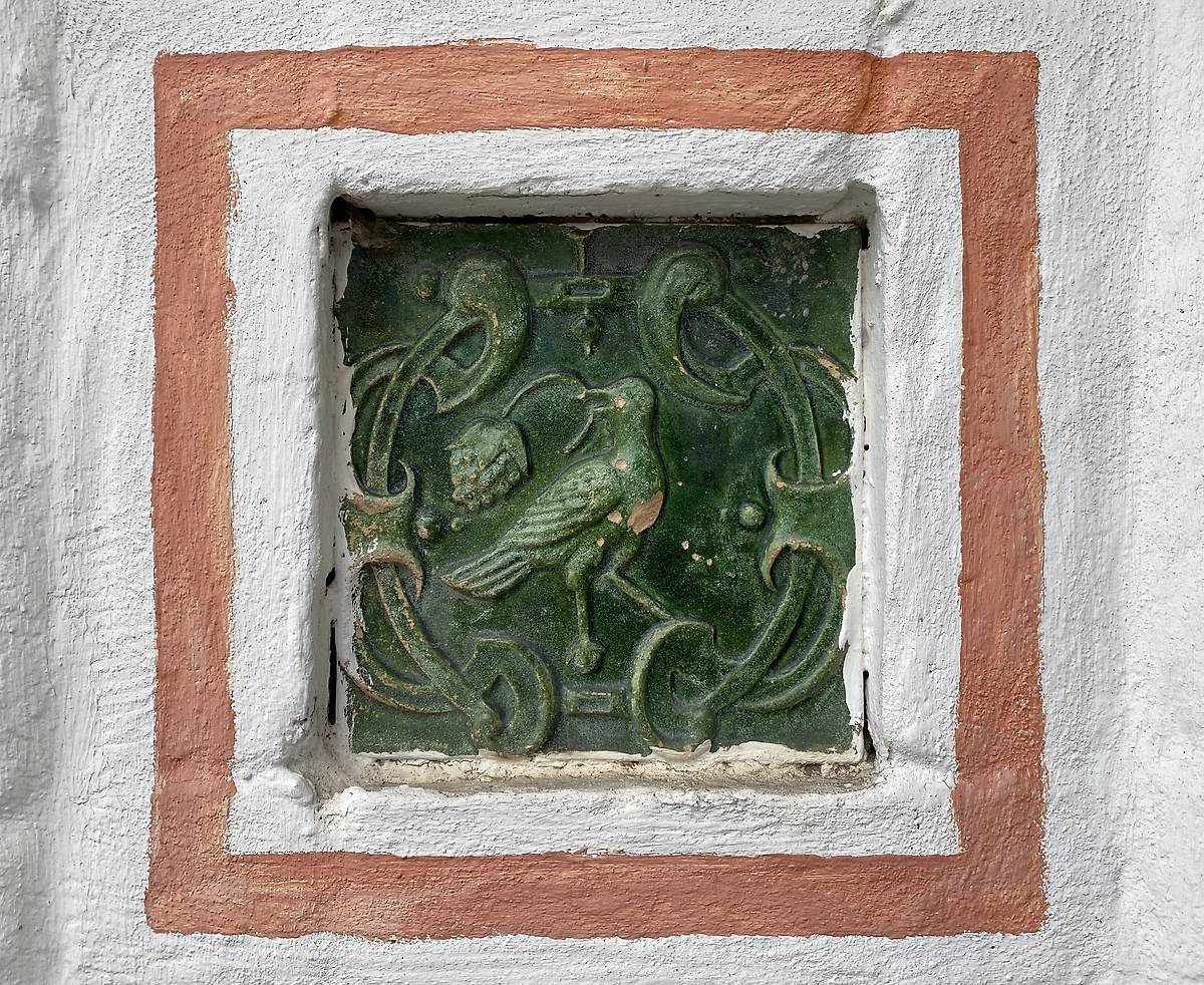 Изразец, дополнительная информация. Краснохолмская Ново-Соловецкая Марчуговская пустынь. Церковь Зосимы и Савватия Соловецких, Фаустово (Красный холм) (Воскресенский городской округ, Московская область)