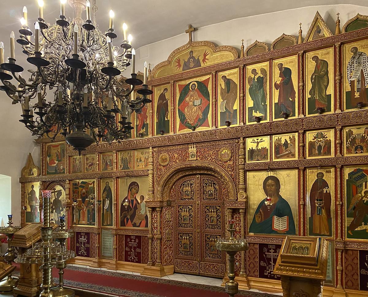 Иконостас нижнего храма, интерьер и убранство. Краснохолмская Ново-Соловецкая Марчуговская пустынь. Церковь Троицы Живоначальной, Фаустово (Красный холм) (Воскресенский городской округ, Московская область)