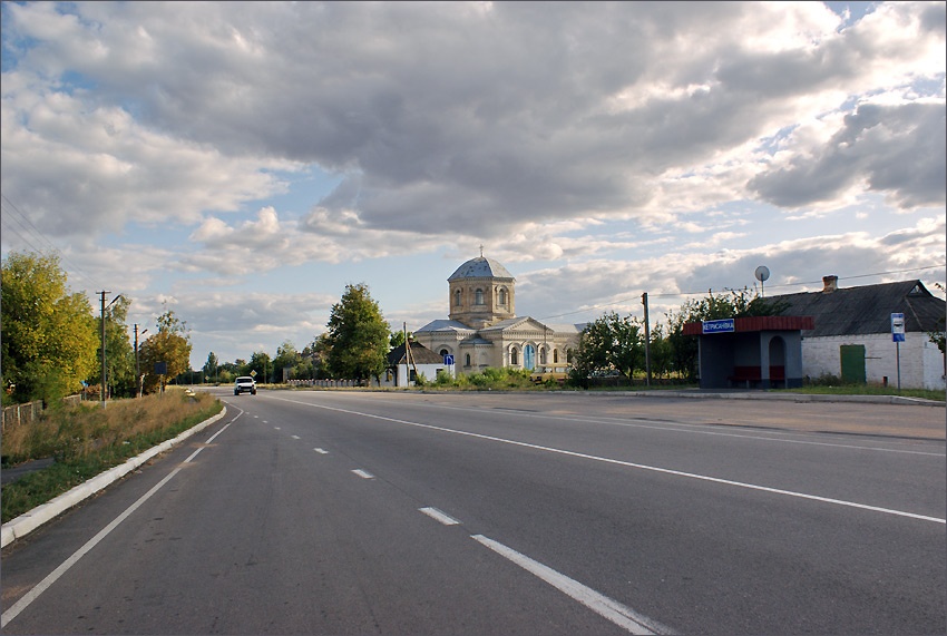 Кетрисановка (Громоклея). Церковь Троицы Живоначальной. общий вид в ландшафте