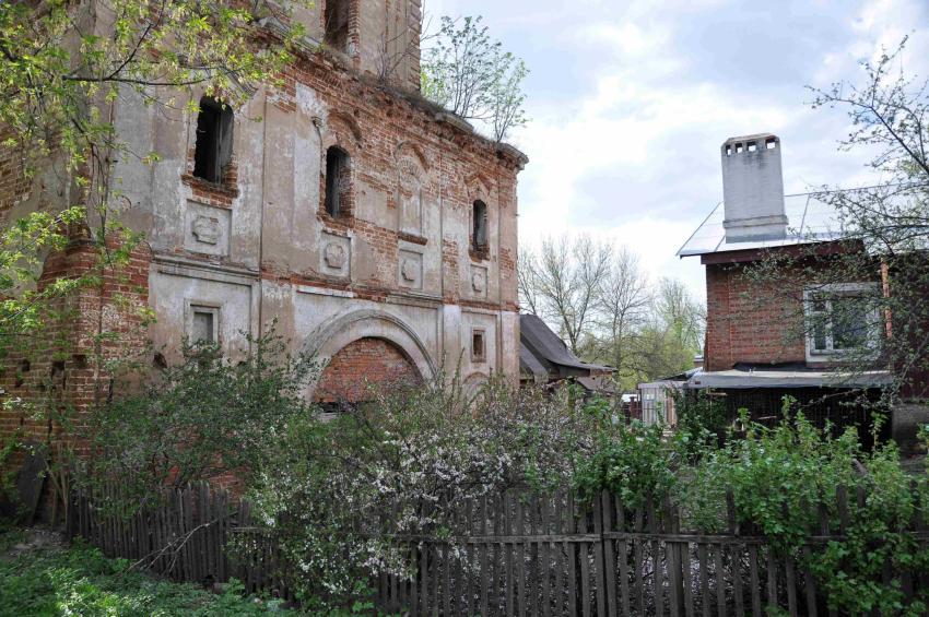 Распятский монастырь. Неизвестная церковь в колокольне, Серпухов (Серпуховский городской округ и гг. Протвино, Пущино, Московская область). архитектурные детали