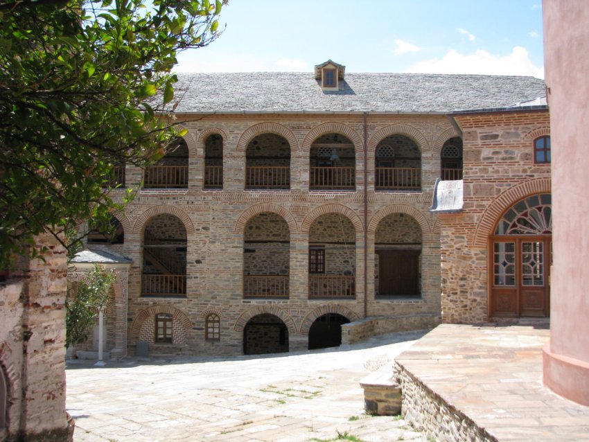 Монастырь Пантократор, Афон (Ἀθως) (Айон-Орос (Άγιον Όρος), Греция). фасады
