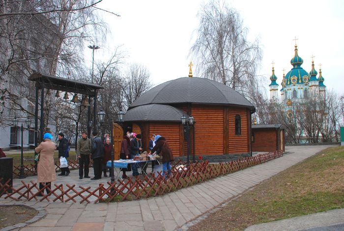 Десятинный монастырь. Церковь Владимира и Ольги равноапостольных, Старокиевская гора (Шевченковский район, Украина, г. Киев). общий вид в ландшафте