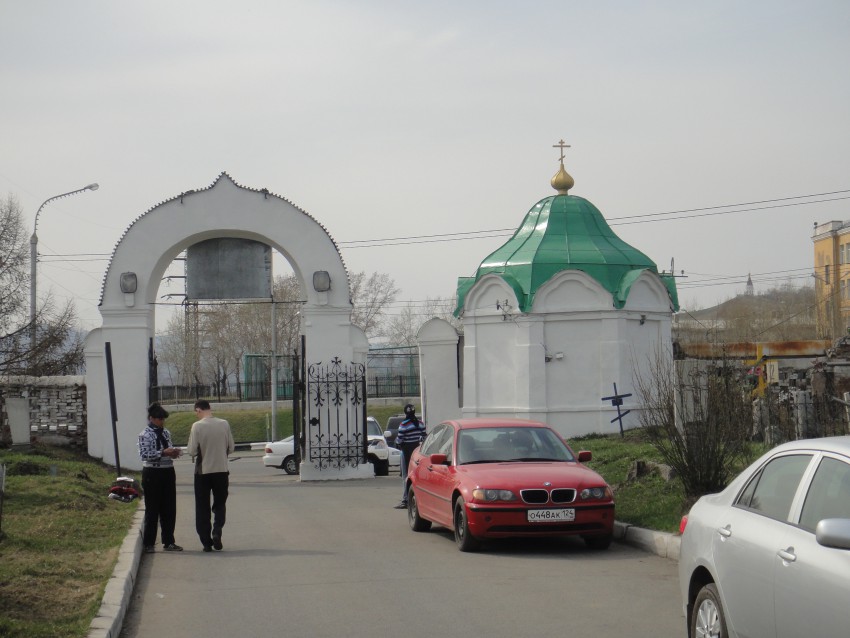 Красноярск. Часовня Воскресения Христова. общий вид в ландшафте