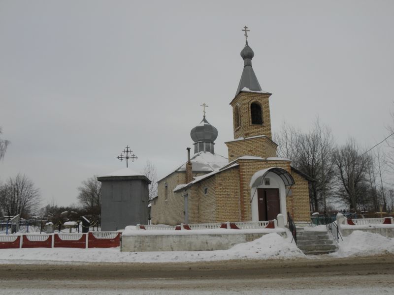 Драчково. Церковь Космы и Дамиана. общий вид в ландшафте