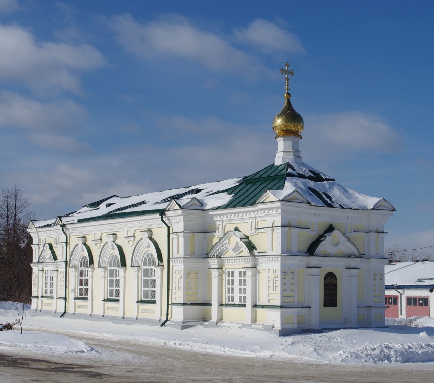 Тихвинский храм осенью Кунгур