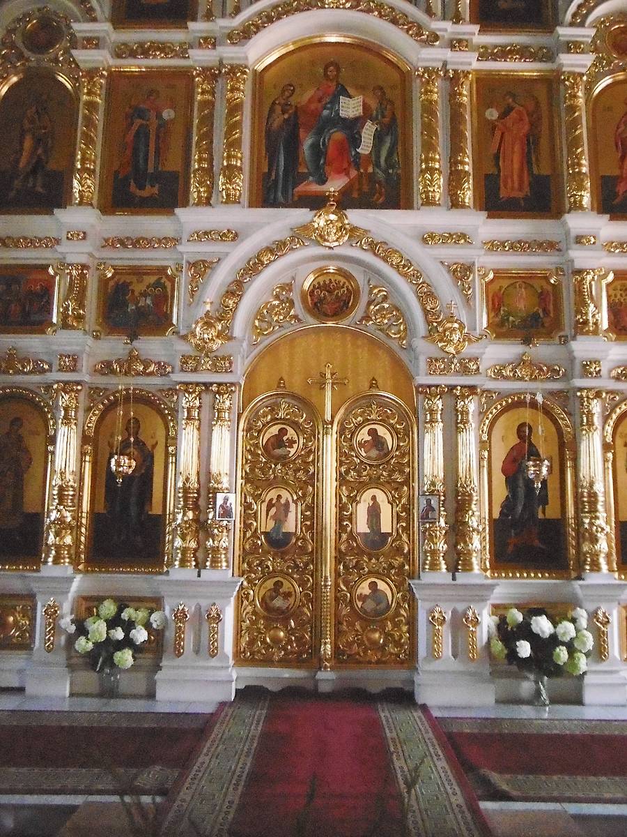 Фрагмент главного иконостаса с царскими вратами, интерьер и убранство. Церковь Георгия Победоносца, Чайковский (Чайковский, город, Пермский край)