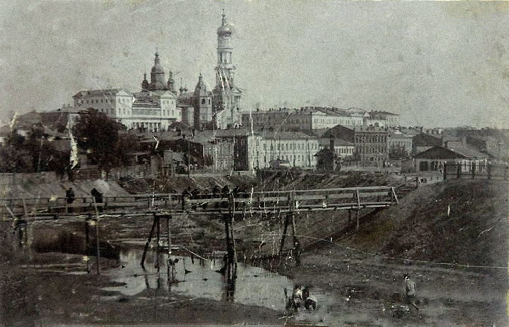 Покровский мужской монастырь, Харьков (Харьков, город, Украина, Харьковская область). архивная фотография, Вид на Университетскую горку и Покровский монастырь с северо-запада, 1900 г.