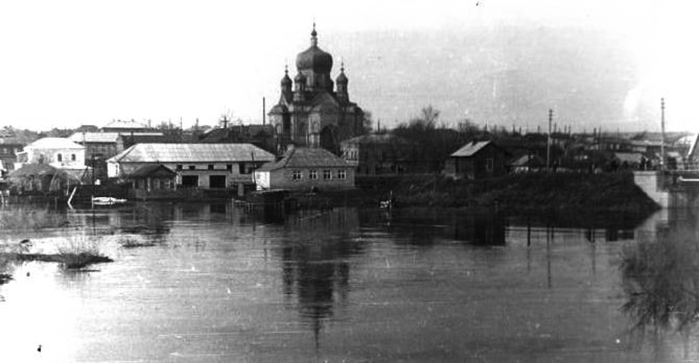 Церковь Казанской иконы Божией Матери, Петровск (Петровский район, Саратовская область). архивная фотография, Фото 1970г. 