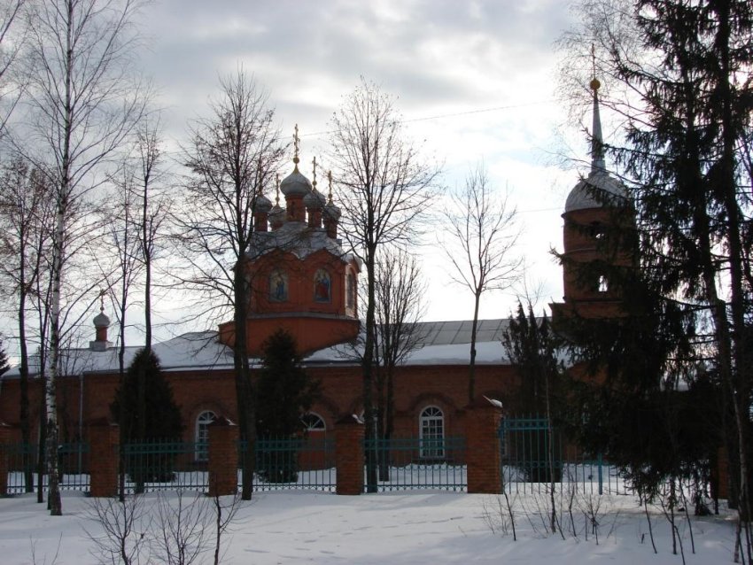 Церковь Владимира равноапостольного, Клетня (Клетнянский район, Брянская область). общий вид в ландшафте