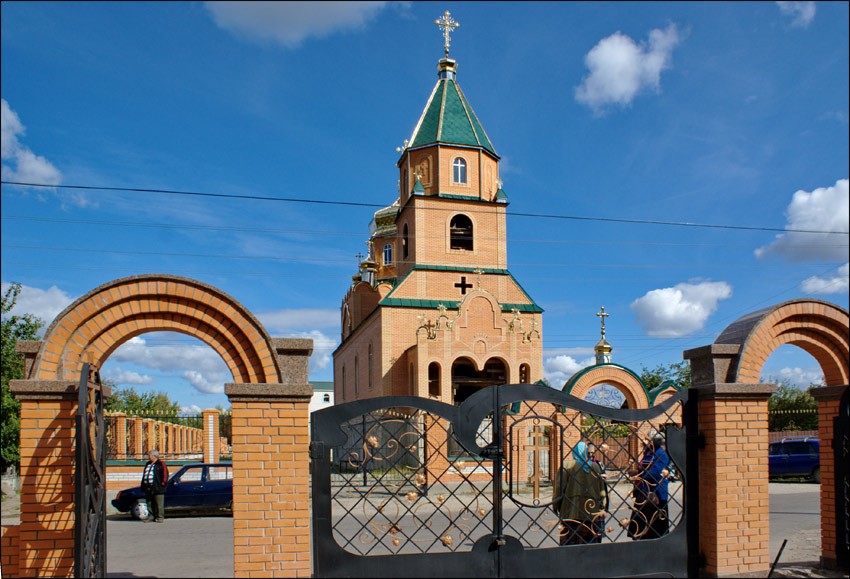 Церковь Николая Чудотворца и иконы 