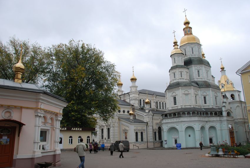 Покровский мужской монастырь, Харьков (Харьков, город, Украина, Харьковская область). общий вид в ландшафте