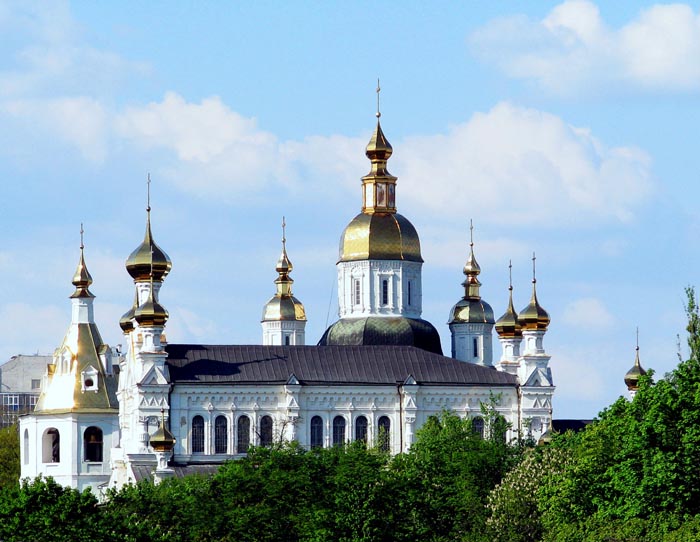 Покровский мужской монастырь, Харьков (Харьков, город, Украина, Харьковская область). общий вид в ландшафте, Вид на Монастырь с Пролетарской площади