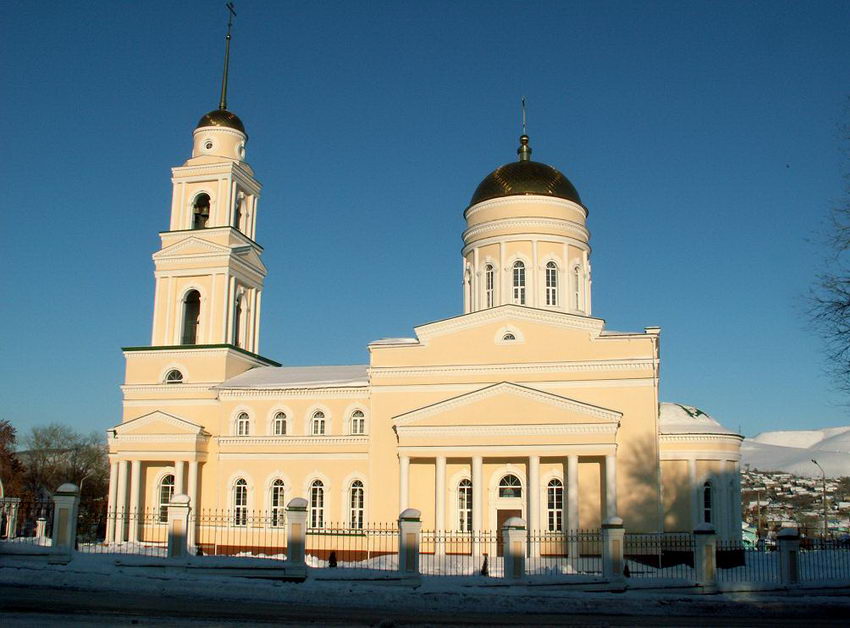 Собор Троицы Живоначальной (новый), Вольск (Вольский район, Саратовская область). фасады