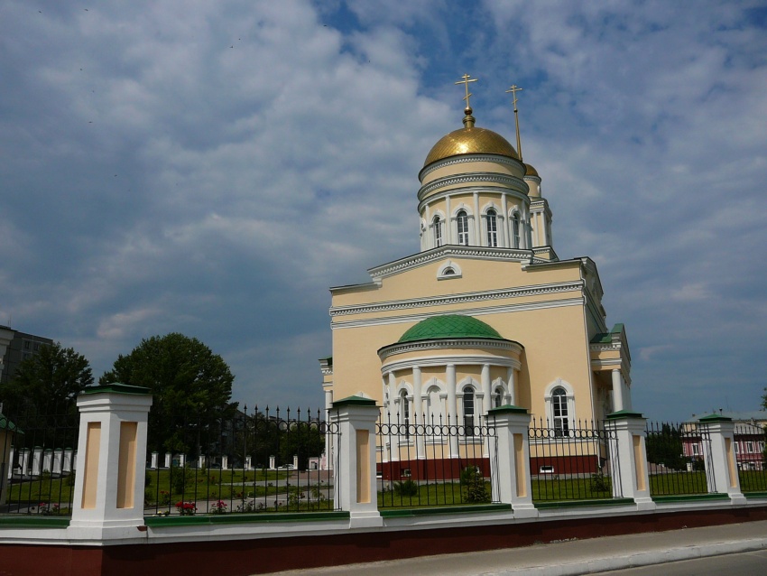 Собор Троицы Живоначальной (новый), Вольск (Вольский район, Саратовская область). фасады