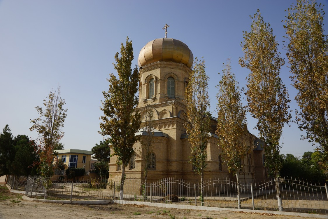 Термез (Патта-Гиссар). Церковь Александра Невского. фасады