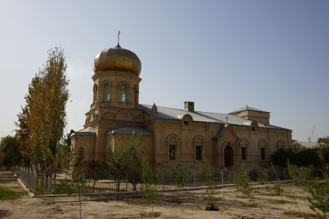 Термез (Патта-Гиссар). Церковь Александра Невского. фасады